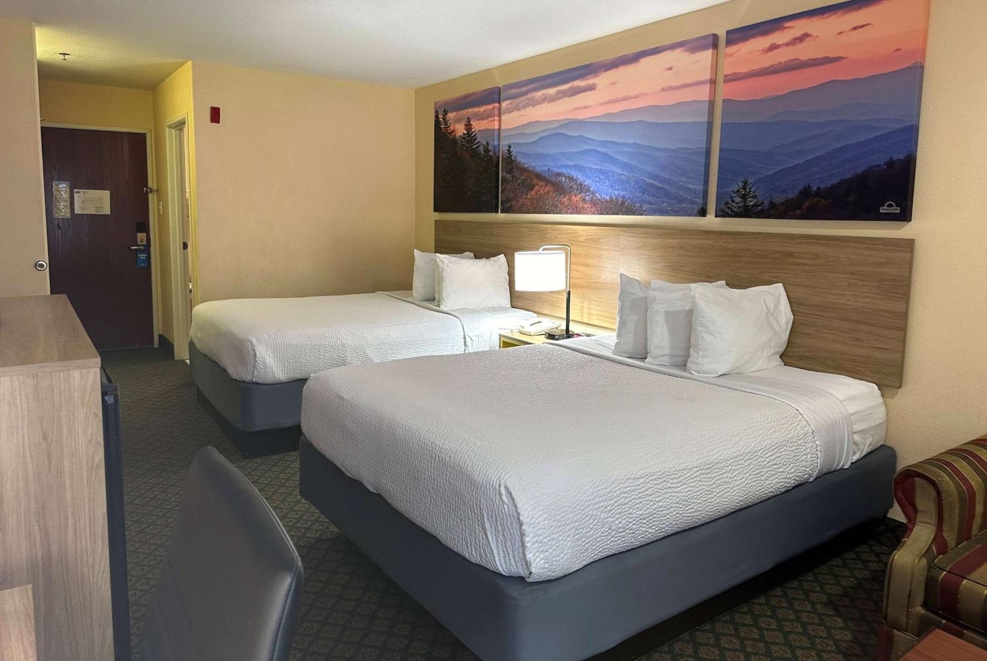 Days & By Wyndham Hotel