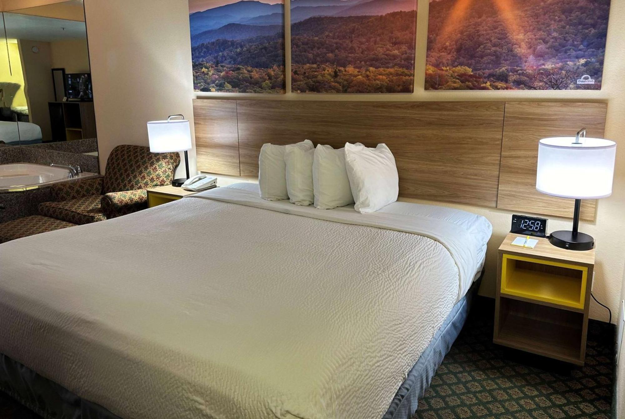 Days & By Wyndham Hotel 2*
