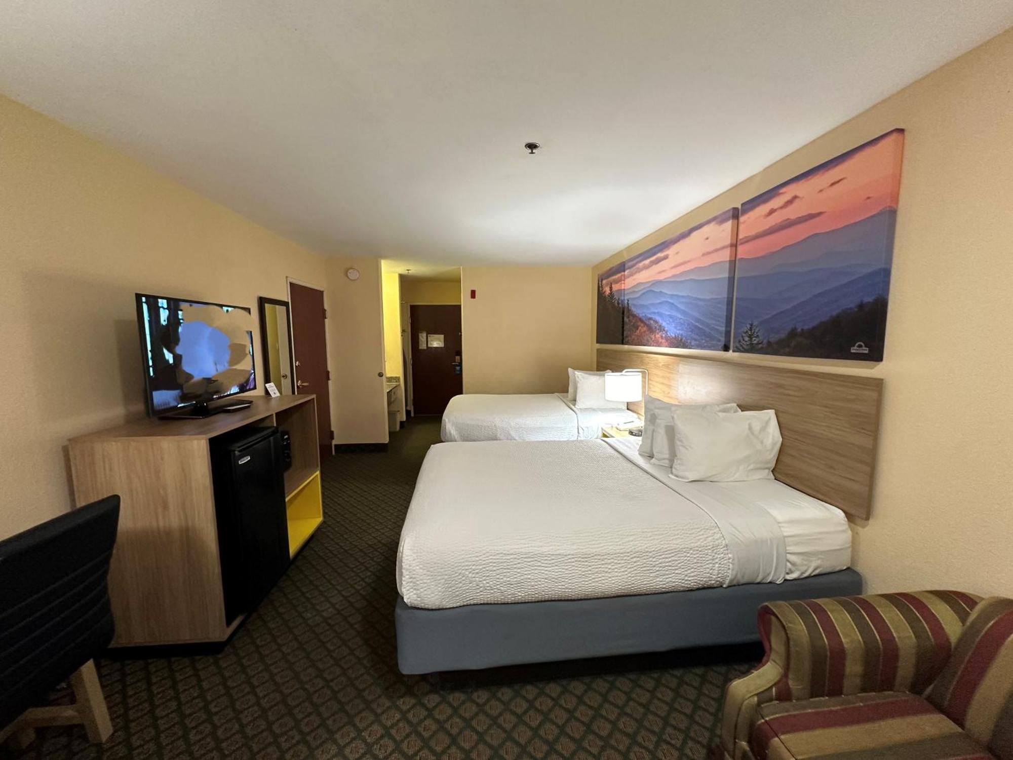 Hotel Days & By Wyndham